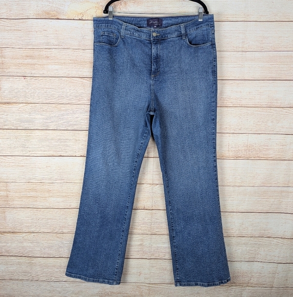 NYDJ Barbara Bootcut Size 20W Blue Jeans Montreal Wash With Embellished Pockets - Picture 1 of 14